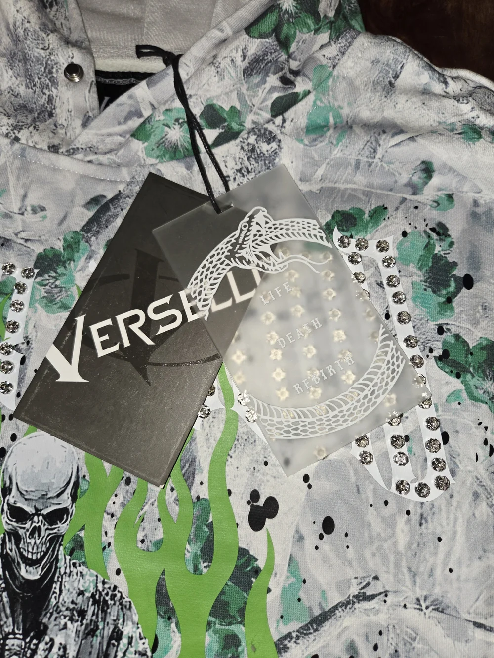 Verselli Men's -Honor Bound- Gray & Green Graphic Pullover Hoodie